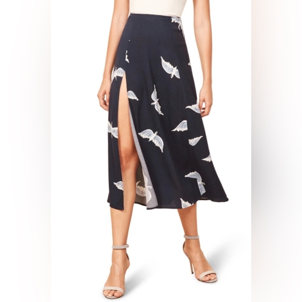 Reformation Zoe Side Slit Midi Skirt in Sparrow in blue size 0